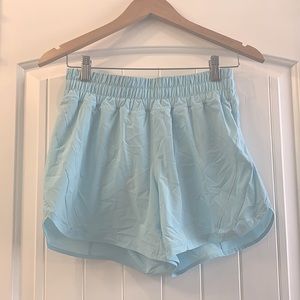 Lululemon Track That Short 5 inch SZ 8